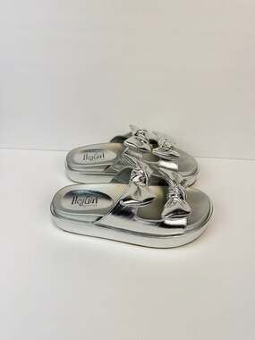 Hey Girl by Corkys Silver Lil Bit Knotty Platform Bow Slide Sandals Women Size 8